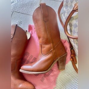 FRYE | Chestnut Heeled Boots
